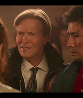 Falling_For_Christmas_2022_1080p_LLP_010722.jpg