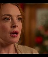 Falling_For_Christmas_2022_1080p_LLP_010727.jpg