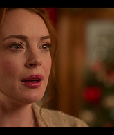 Falling_For_Christmas_2022_1080p_LLP_010729.jpg