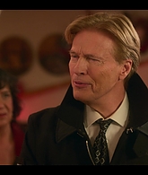 Falling_For_Christmas_2022_1080p_LLP_010738.jpg
