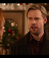 Falling_For_Christmas_2022_1080p_LLP_010755.jpg