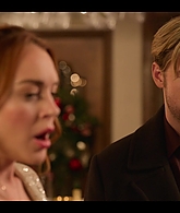 Falling_For_Christmas_2022_1080p_LLP_010794.jpg