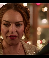 Falling_For_Christmas_2022_1080p_LLP_010801.jpg