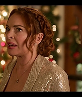 Falling_For_Christmas_2022_1080p_LLP_010809.jpg