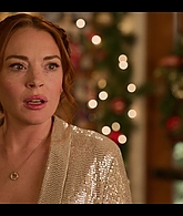 Falling_For_Christmas_2022_1080p_LLP_010811.jpg
