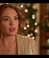 Falling_For_Christmas_2022_1080p_LLP_010814.jpg