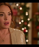 Falling_For_Christmas_2022_1080p_LLP_010820.jpg