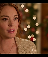 Falling_For_Christmas_2022_1080p_LLP_010825.jpg