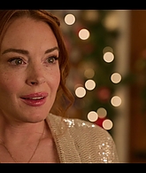 Falling_For_Christmas_2022_1080p_LLP_010829.jpg