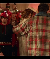 Falling_For_Christmas_2022_1080p_LLP_010869.jpg