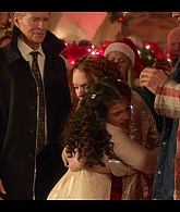 Falling_For_Christmas_2022_1080p_LLP_010879.jpg