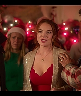 Falling_For_Christmas_2022_1080p_LLP_010924.jpg