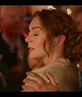 Falling_For_Christmas_2022_1080p_LLP_010946.jpg