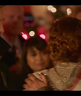 Falling_For_Christmas_2022_1080p_LLP_010947.jpg