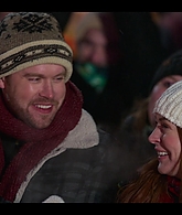 Falling_For_Christmas_2022_1080p_LLP_011080.jpg