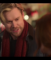 Falling_For_Christmas_2022_1080p_LLP_011103.jpg