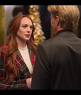 Falling_For_Christmas_2022_1080p_LLP_011907.jpg