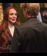 Falling_For_Christmas_2022_1080p_LLP_011928.jpg