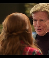 Falling_For_Christmas_2022_1080p_LLP_012011.jpg