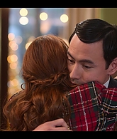 Falling_For_Christmas_2022_1080p_LLP_012336.jpg