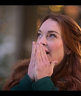 Falling_For_Christmas_2022_1080p_LLP_012601.jpg
