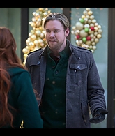 Falling_For_Christmas_2022_1080p_LLP_012625.jpg