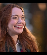 Falling_For_Christmas_2022_1080p_LLP_012644.jpg