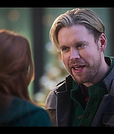 Falling_For_Christmas_2022_1080p_LLP_012741.jpg