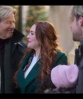 Falling_For_Christmas_2022_1080p_LLP_012872.jpg