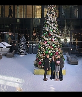 Falling_For_Christmas_2022_1080p_LLP_012885.jpg