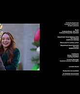 Falling_For_Christmas_2022_1080p_LLP_013072.jpg