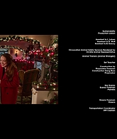 Falling_For_Christmas_2022_1080p_LLP_013122.jpg