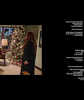 Falling_For_Christmas_2022_1080p_LLP_013213.jpg