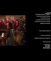 Falling_For_Christmas_2022_1080p_LLP_013266.jpg