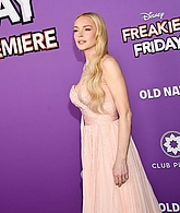 lindsaylohanphotos_ff_lapremiere_281229.jpg