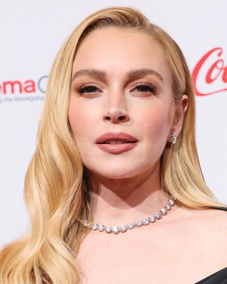 lindsaylohanphotos_cinemacon_281229.jpg