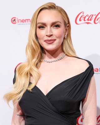 lindsaylohanphotos_cinemacon_281929.jpg