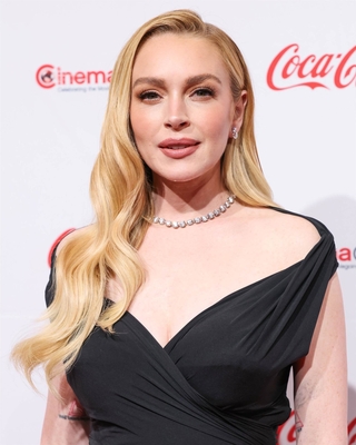 lindsaylohanphotos_cinemacon_282129.jpg