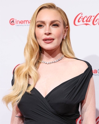 lindsaylohanphotos_cinemacon_282429.jpg