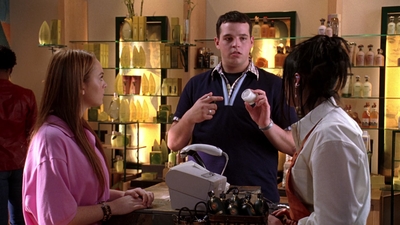 Mean_Girls_2004_1080p_BluRay_LLP_002957.jpg