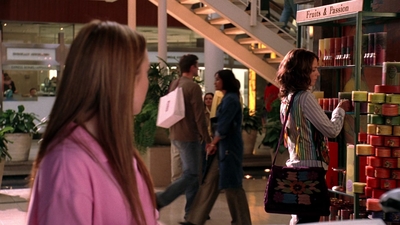 Mean_Girls_2004_1080p_BluRay_LLP_003009.jpg