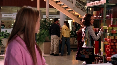 Mean_Girls_2004_1080p_BluRay_LLP_003012.jpg
