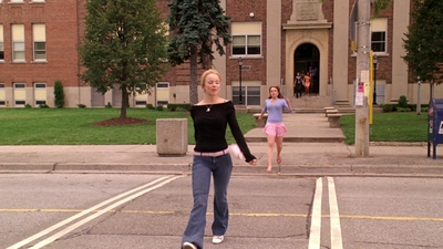 Mean_Girls_2004_1080p_BluRay_LLP_010510.jpg