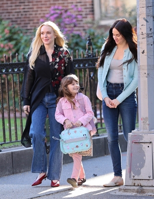 Click to view full size image
==============
lindsaylohanphotos_countmylies_set_2810929.jpg lindsaylohanphotos_countmylies_set_2810929.jpg