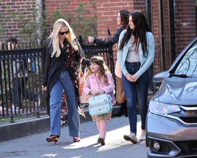 Click to view full size image
==============
lindsaylohanphotos_countmylies_set_2811429.jpg lindsaylohanphotos_countmylies_set_2811429.jpg