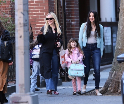 Click to view full size image
==============
lindsaylohanphotos_countmylies_set_2813029.jpg lindsaylohanphotos_countmylies_set_2813029.jpg