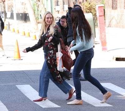 Click to view full size image
==============
lindsaylohanphotos_countmylies_set_286529.jpg lindsaylohanphotos_countmylies_set_286529.jpg