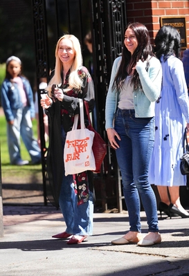 Click to view full size image
==============
lindsaylohanphotos_countmylies_set_289029.jpg lindsaylohanphotos_countmylies_set_289029.jpg