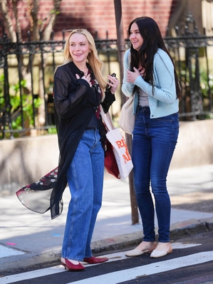Click to view full size image
==============
lindsaylohanphotos_countmylies_set_289829.jpg lindsaylohanphotos_countmylies_set_289829.jpg