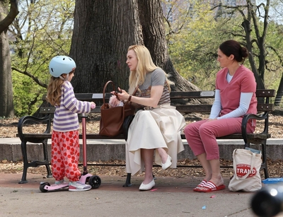 Click to view full size image
==============
lindsaylohanphotos_countmylies_set_april14_282229.jpg lindsaylohanphotos_countmylies_set_april14_282229.jpg